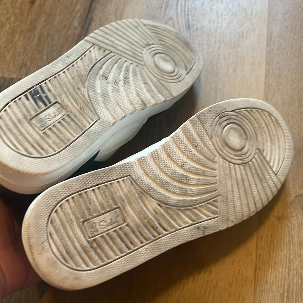 Black & White La Sheelah Shoes Size 8 Gently Used